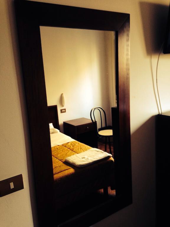 Hotel Medea ミラノ エクステリア 写真